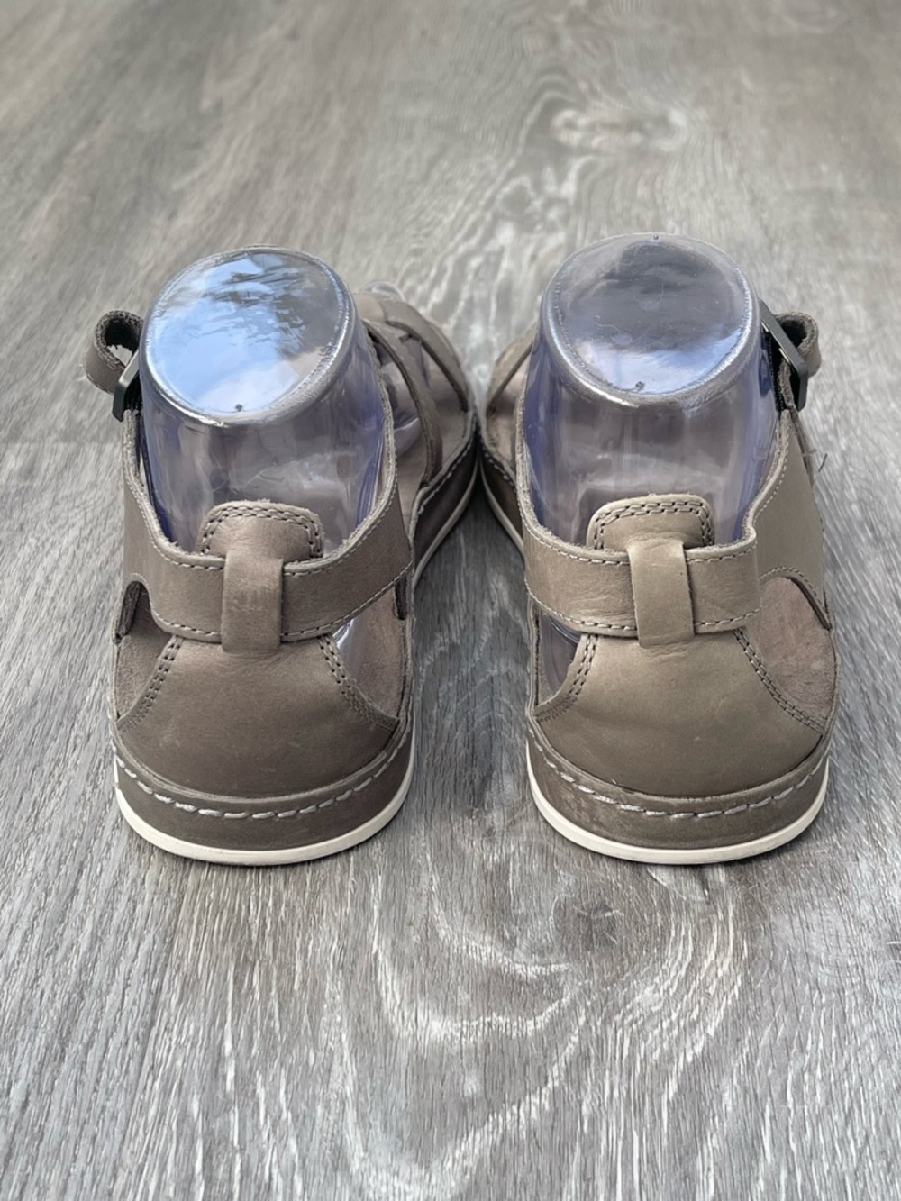 Chaco Aubrey Gray Leather Sandals Size 8 - Picture 4 of 5